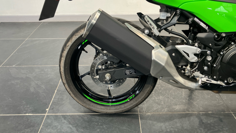 Kawasaki Ninja EX500JSFAN (25MY)